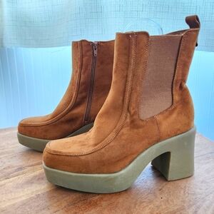 NEW no tags lANE BRYANT Cognac Dream Cloud Faux Suede Platform Square Toe